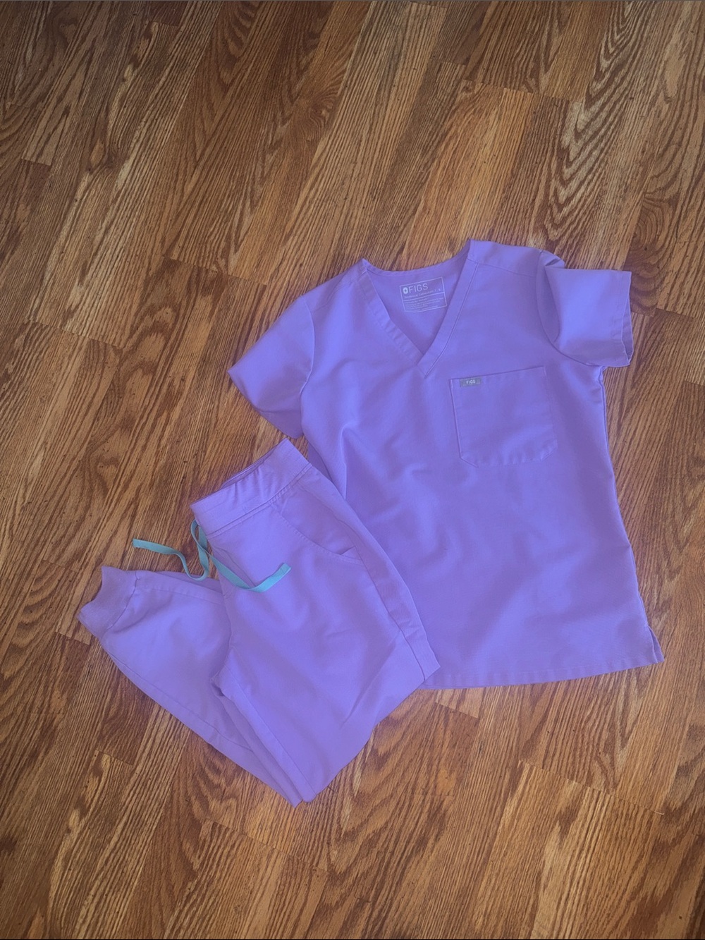 FIGS SCRUB SET~ jogger pants & 1 pocket top~ Lavender